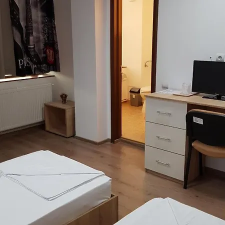 Hotel Tomi 3*