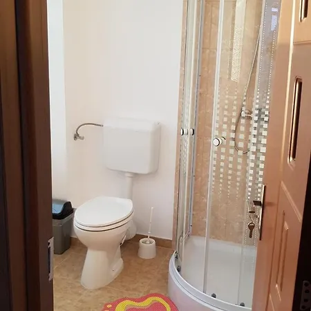Tomi 3* Bucharest