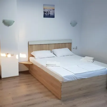 Tomi 3* Bucharest