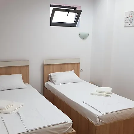 Tomi Hotel 3*